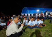 Duduk Merumput Bareng Warga, Calon Gubernur Sulteng Ahmad Ali Yakin Menang Telak di Toili