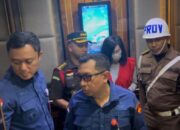 Penahanan Dipindah ke Jakarta, Ibunda Ronald Tannur Tiba di Kejagung