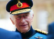 Apakah Raja Charles III Membayar Pajak Penghasilan di Inggris?