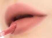 Bibir Sering Kering? Ini Dia Penyebab dan Solusinya!