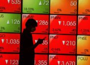 IHSG Berakhir Terjun Bebas 1,84 Persen hingga Sentuh Level 6.977