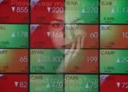 Akhir Pekan Kelabu, IHSG Parkir di Zona Merah Merosot Nyaris 1%