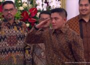 Seskab Teddy Pejabat Baru yang Dinilai Moncer oleh Publik