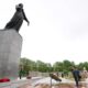 Momen Prabowo Letakkan Karangan Bunga di Piskarovskoye Memorial