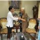 Wapres Gibran Kunjungi Try Sutrisno, Beri Hormat dan Cium Tangan